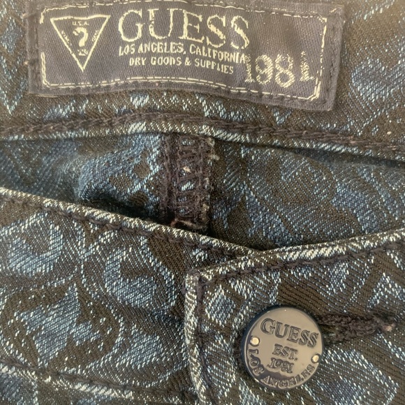 Guess Jeans - Picture 2 of 3